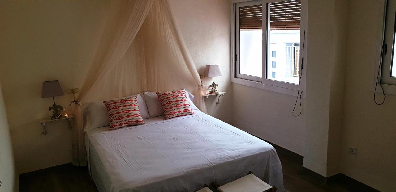 Les Llambrich - Apartamentos Turisticos L'Ampolla Buitenkant foto